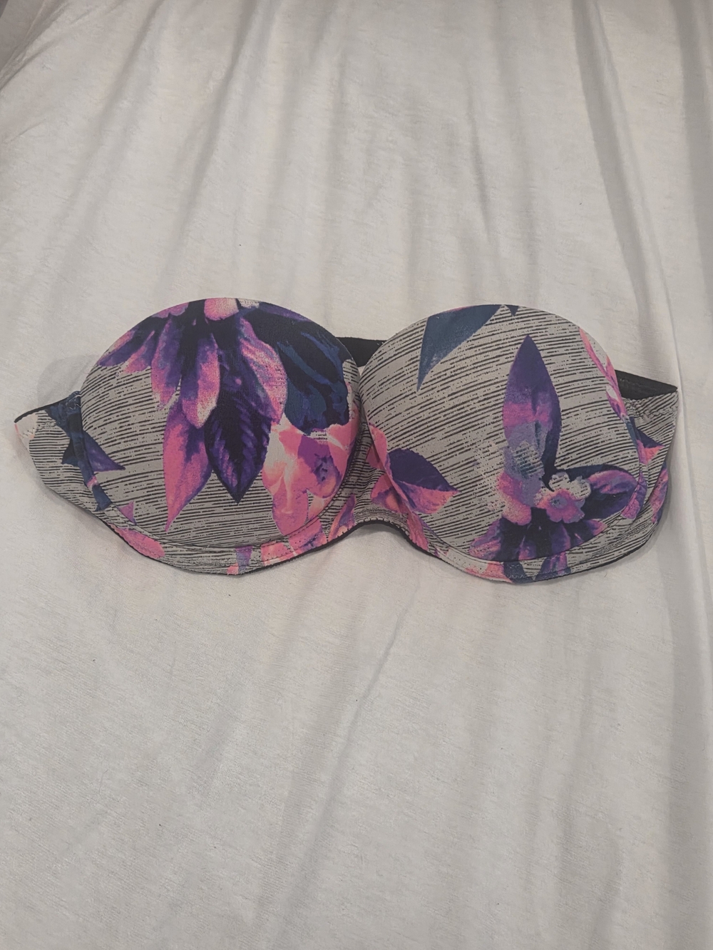 PINK Victoria's Secret Floral Strapless Pushup Bra